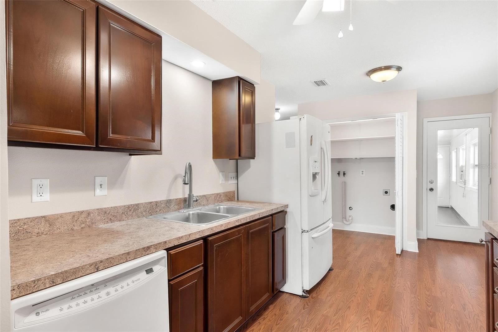 613 W OAK TERRACE DR, LEESBURG, FL, 34748