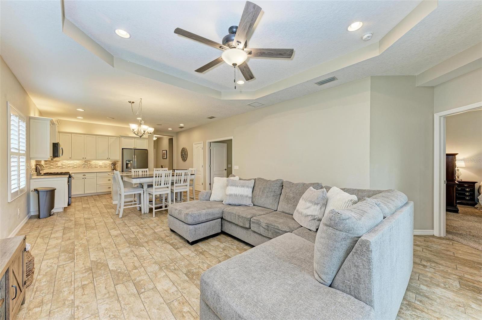 12198 LONGVIEW LAKE CIR, BRADENTON, FL, 34211