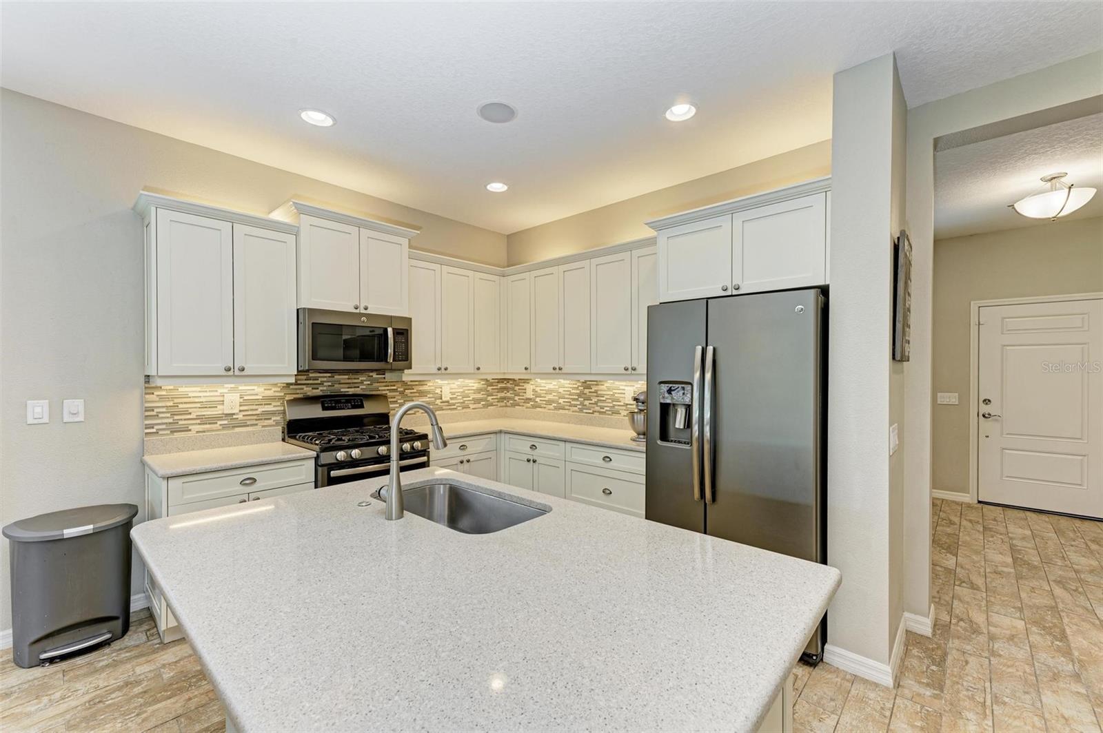 12198 LONGVIEW LAKE CIR, BRADENTON, FL, 34211