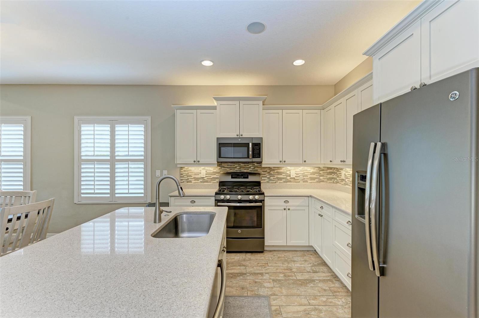 12198 LONGVIEW LAKE CIR, BRADENTON, FL, 34211