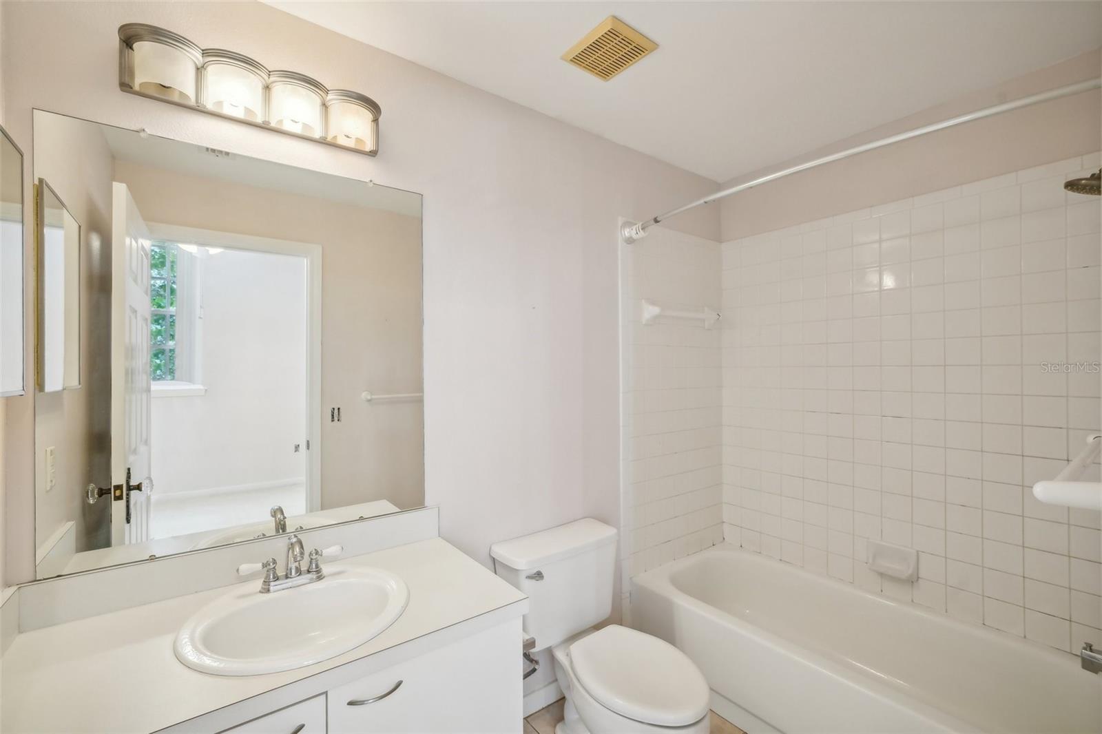 701 MIRROR LAKE DR N #212, ST PETERSBURG, FL, 33701