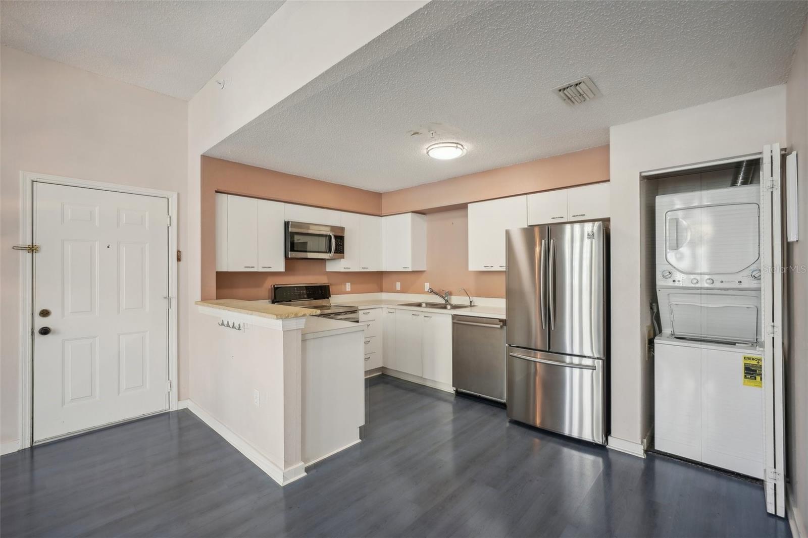 701 MIRROR LAKE DR N #212, ST PETERSBURG, FL, 33701