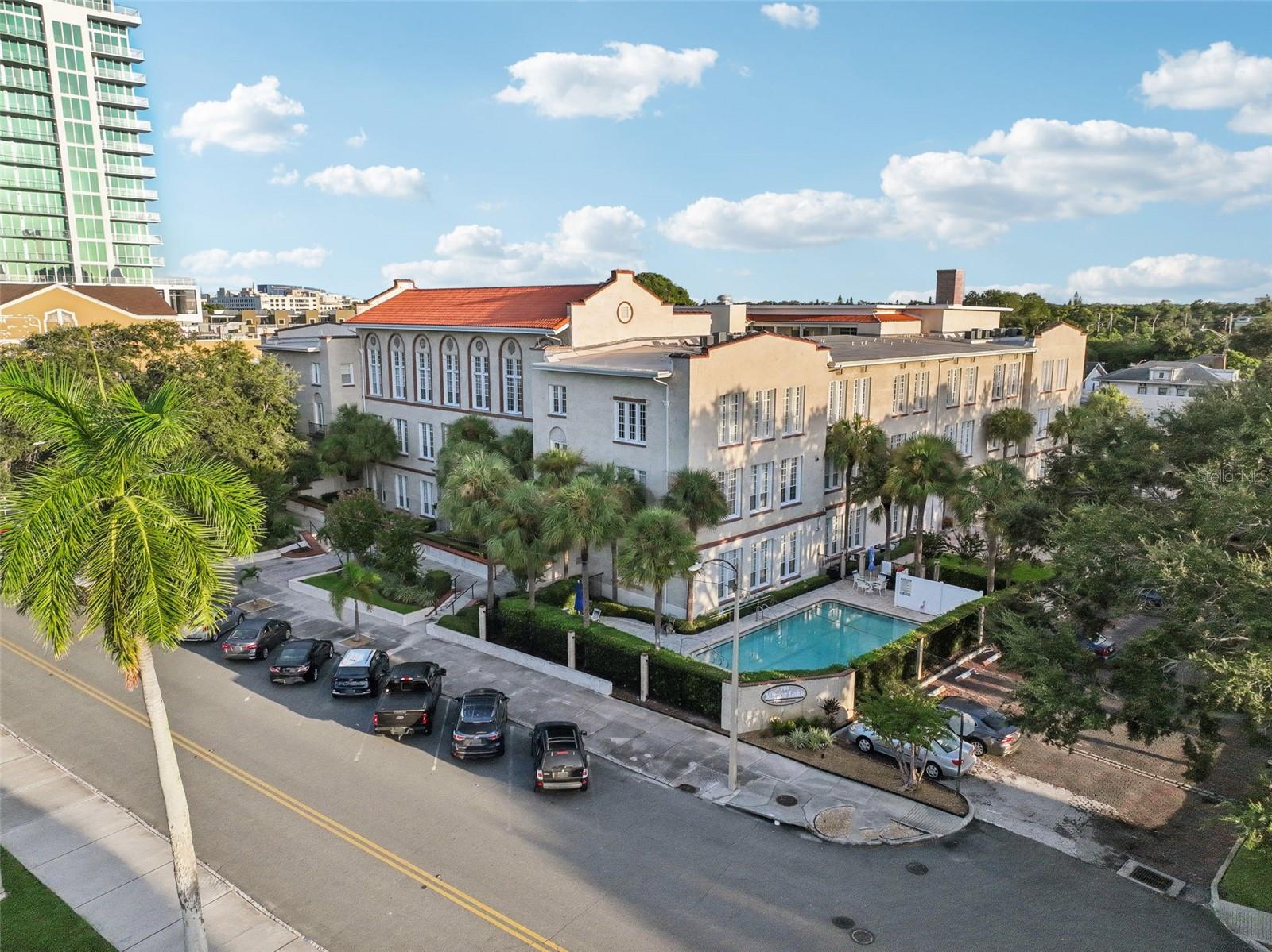 701 MIRROR LAKE DR N #212, ST PETERSBURG, FL, 33701
