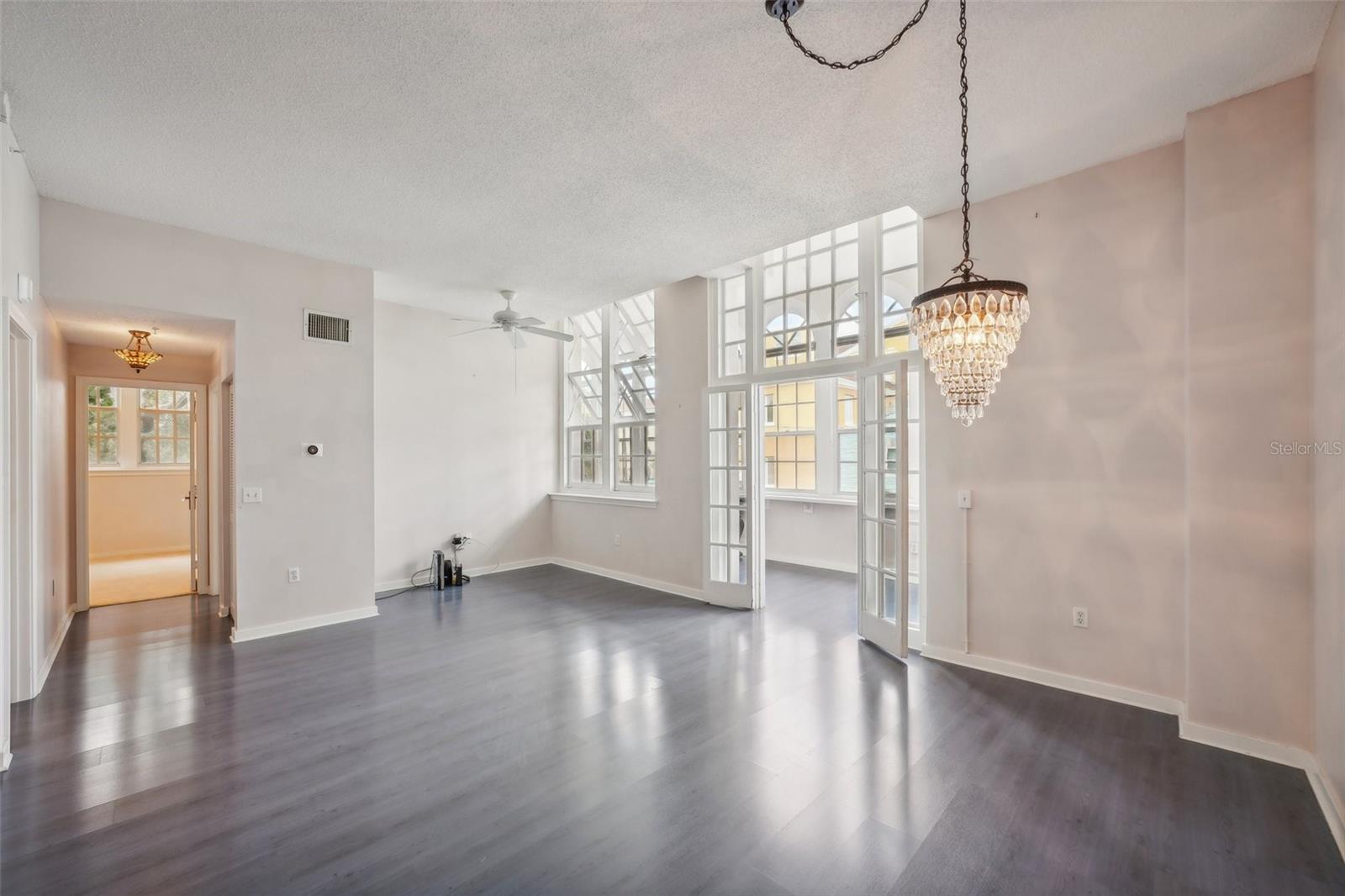 701 MIRROR LAKE DR N #212, ST PETERSBURG, FL, 33701