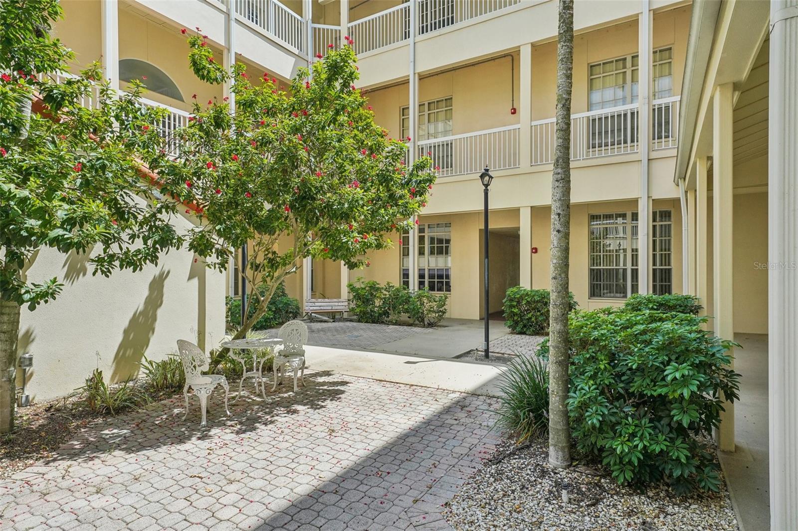 701 MIRROR LAKE DR N #212, ST PETERSBURG, FL, 33701