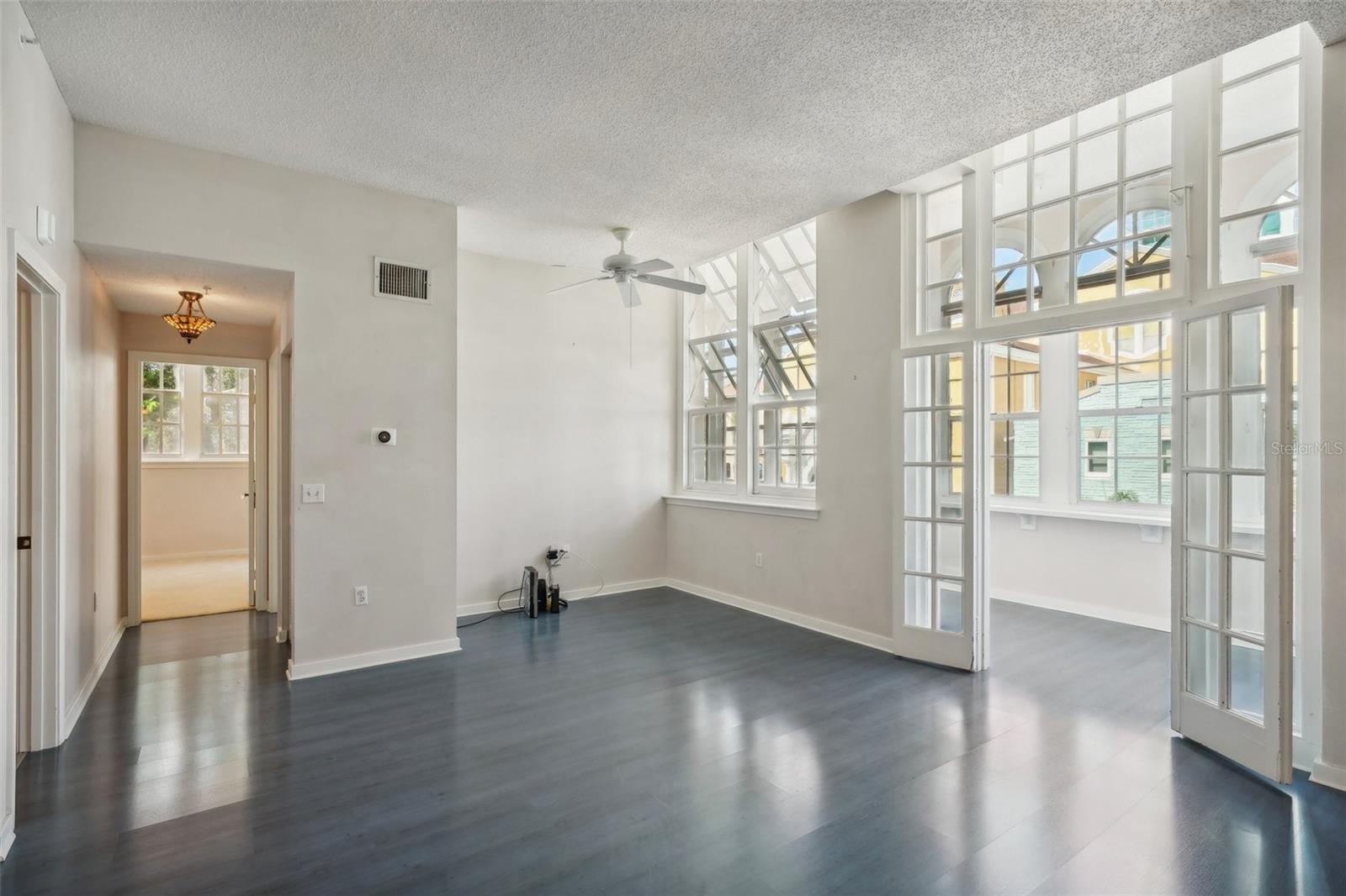 701 MIRROR LAKE DR N #212, ST PETERSBURG, FL, 33701