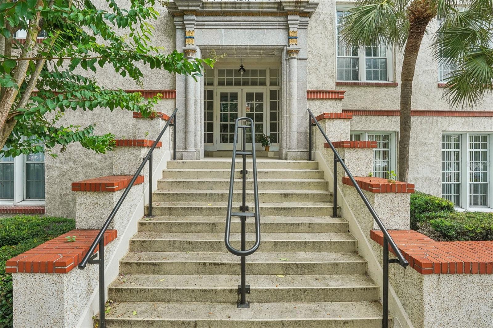 701 MIRROR LAKE DR N #212, ST PETERSBURG, FL, 33701