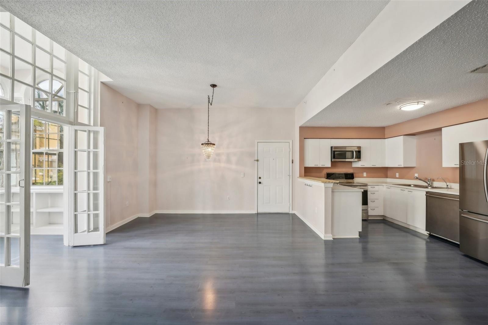 701 MIRROR LAKE DR N #212, ST PETERSBURG, FL, 33701