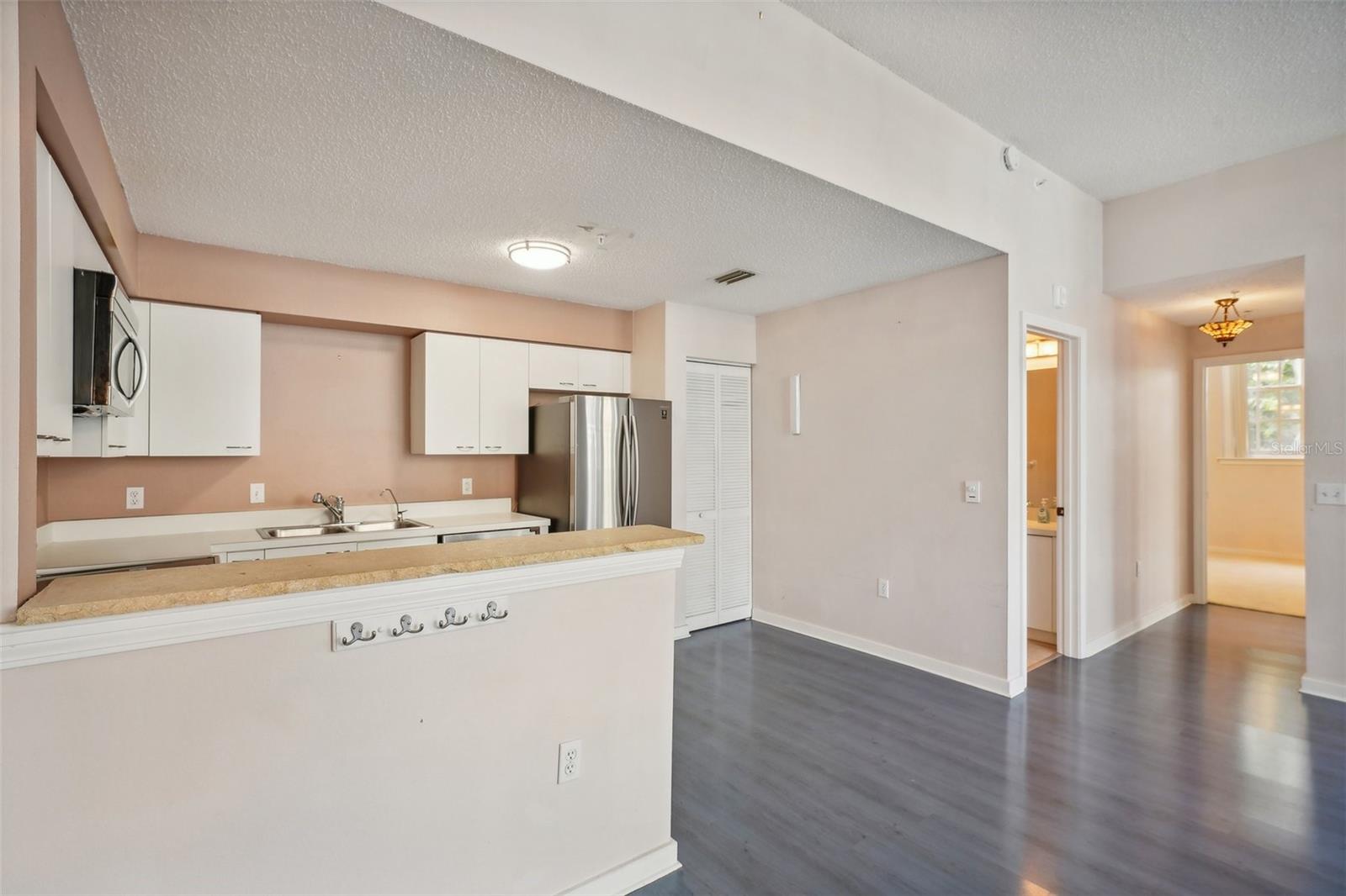 701 MIRROR LAKE DR N #212, ST PETERSBURG, FL, 33701