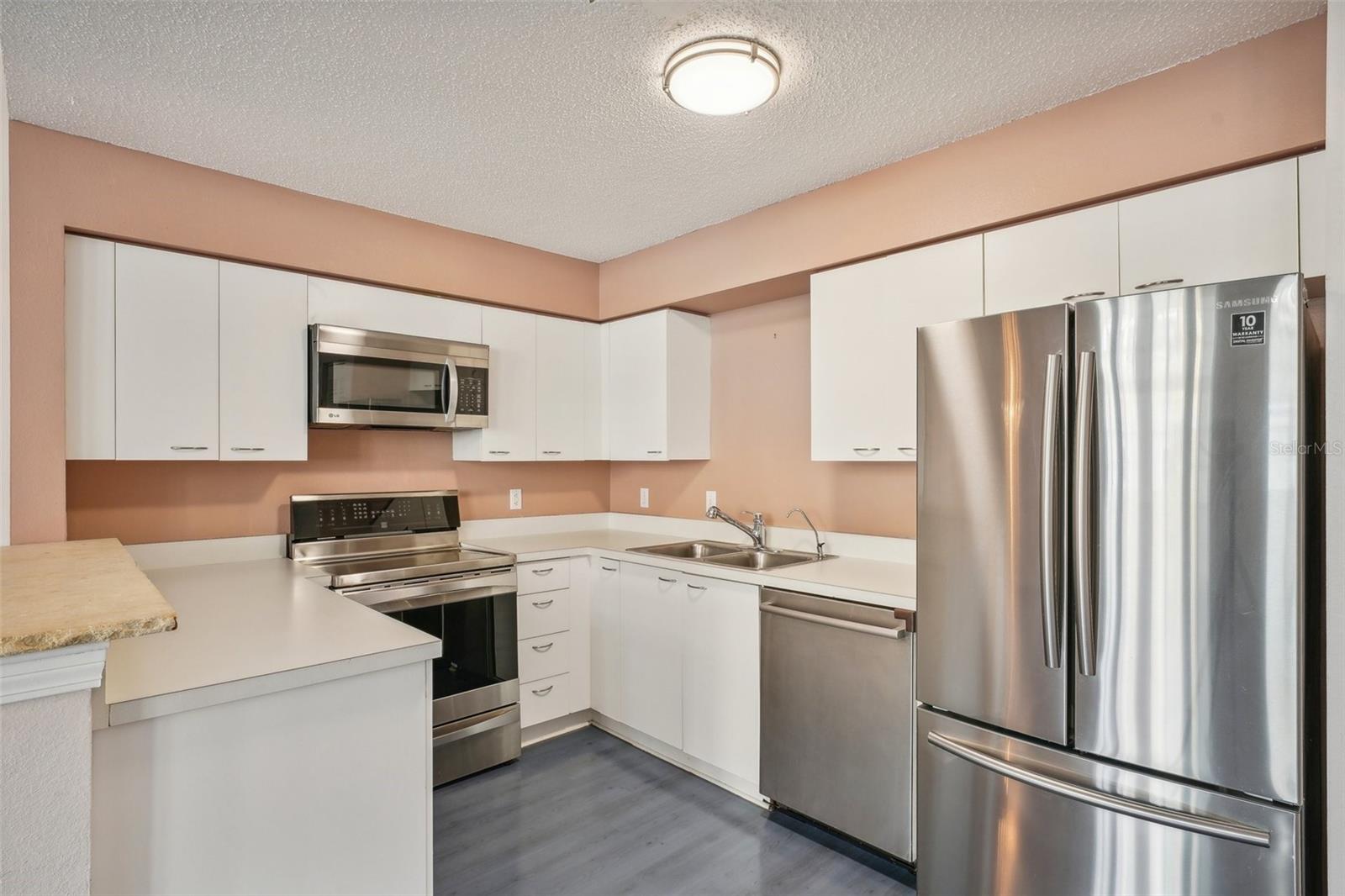 701 MIRROR LAKE DR N #212, ST PETERSBURG, FL, 33701