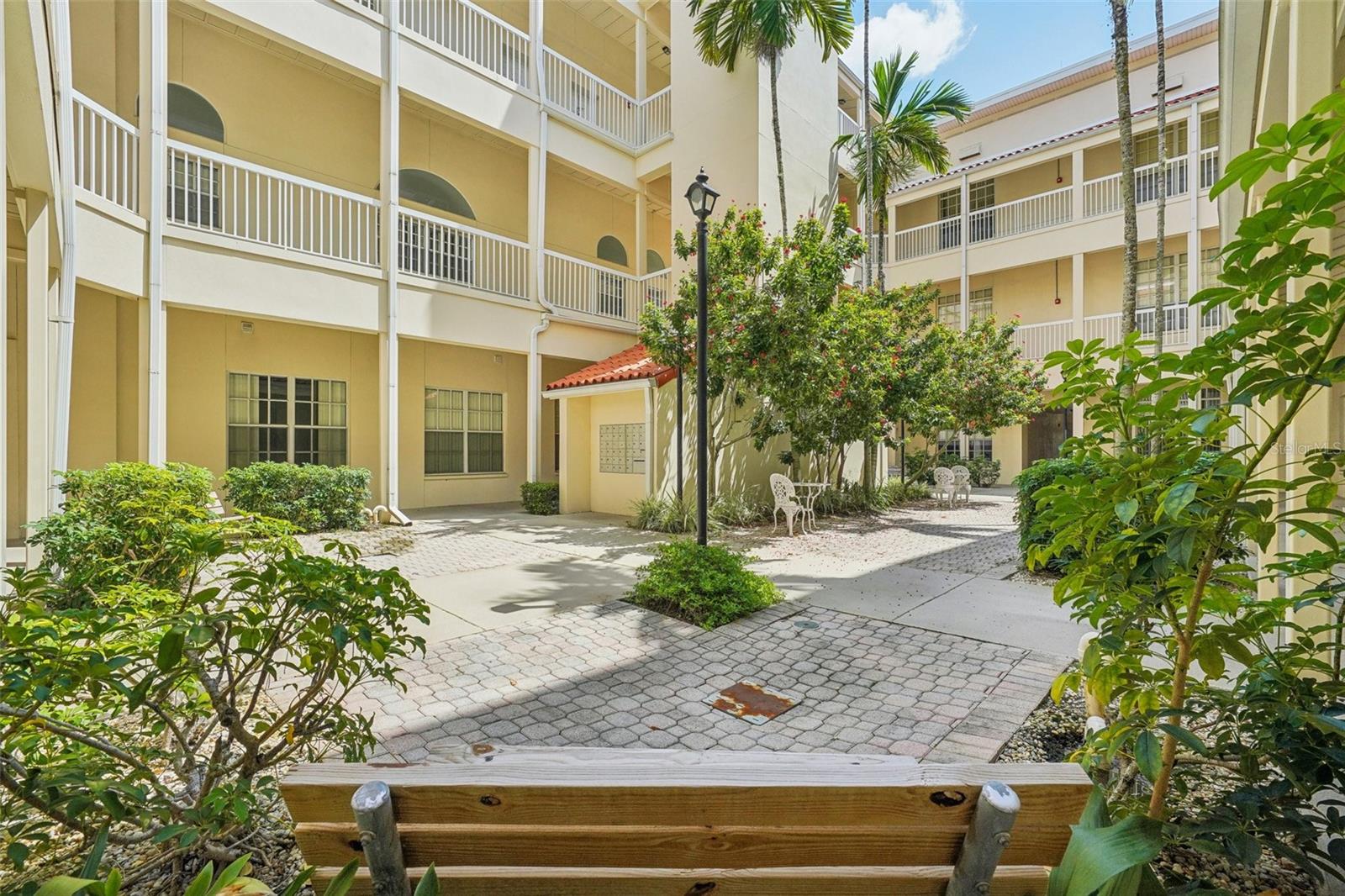 701 MIRROR LAKE DR N #212, ST PETERSBURG, FL, 33701