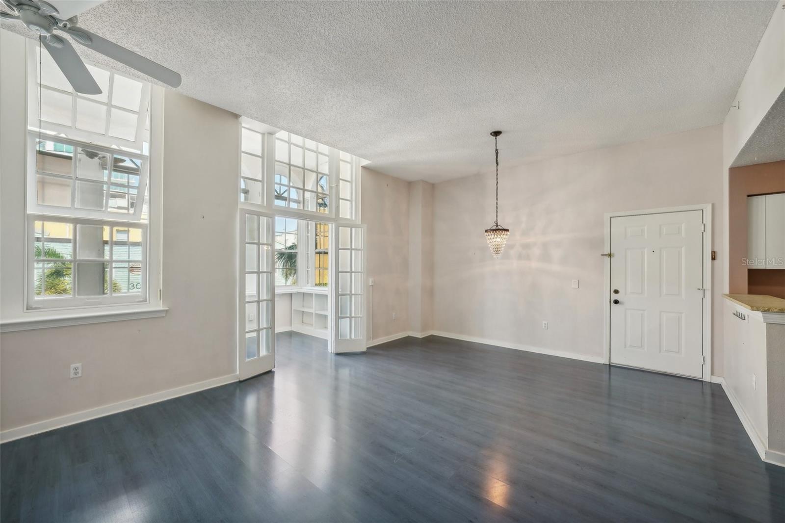 701 MIRROR LAKE DR N #212, ST PETERSBURG, FL, 33701