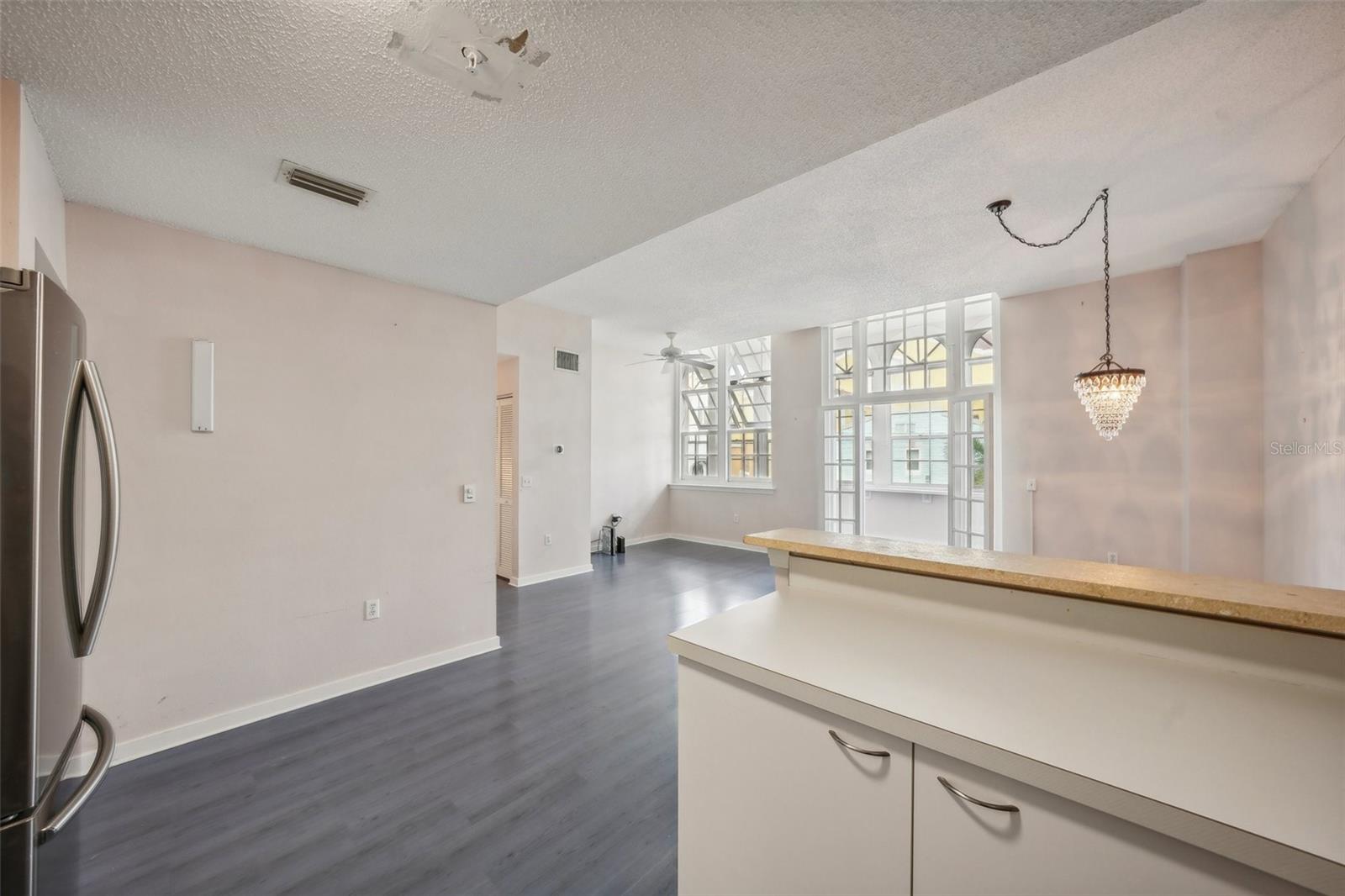 701 MIRROR LAKE DR N #212, ST PETERSBURG, FL, 33701