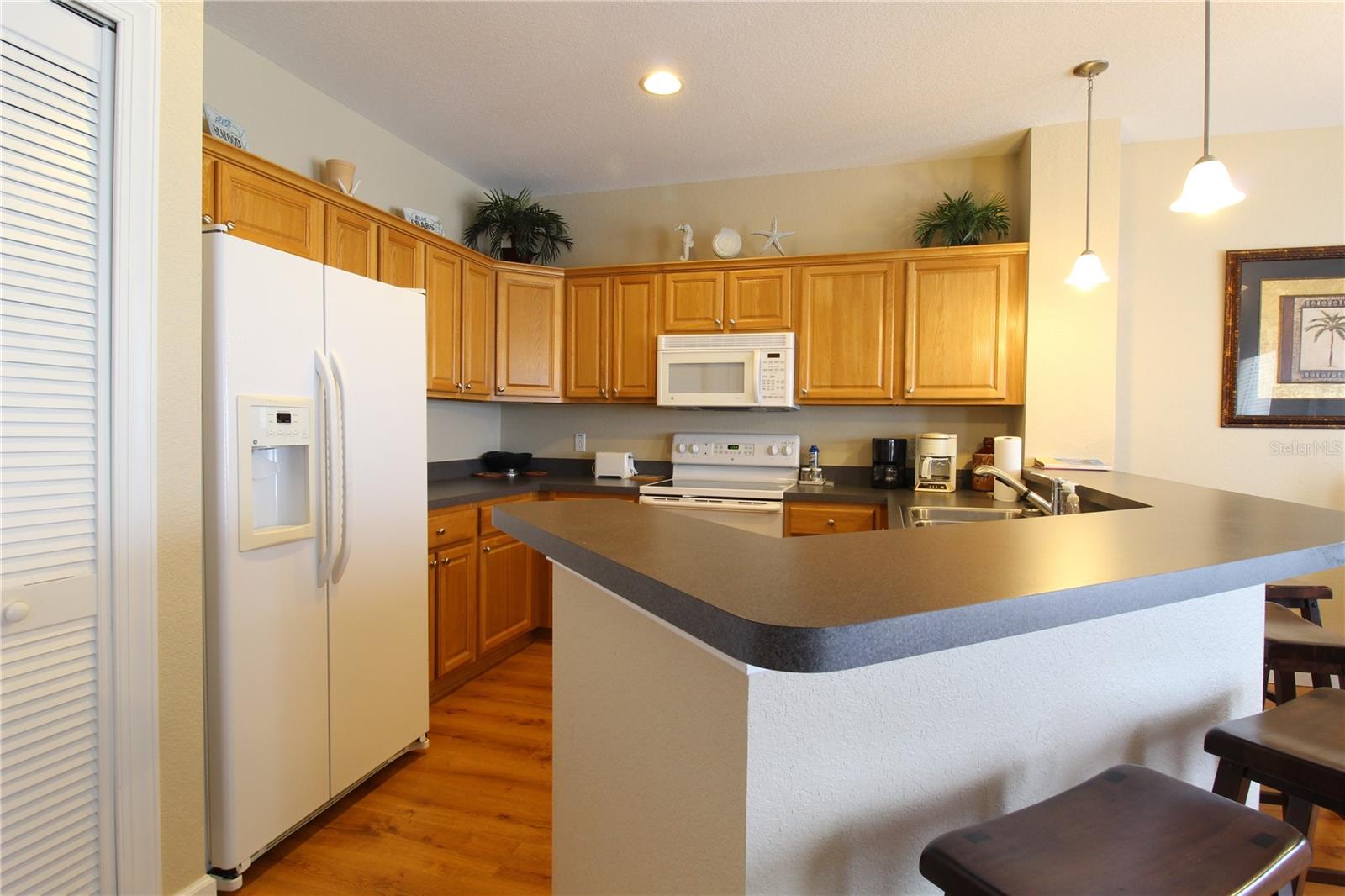 221 3RD AVE E #F-102, HORSESHOE BEACH, FL, 32648