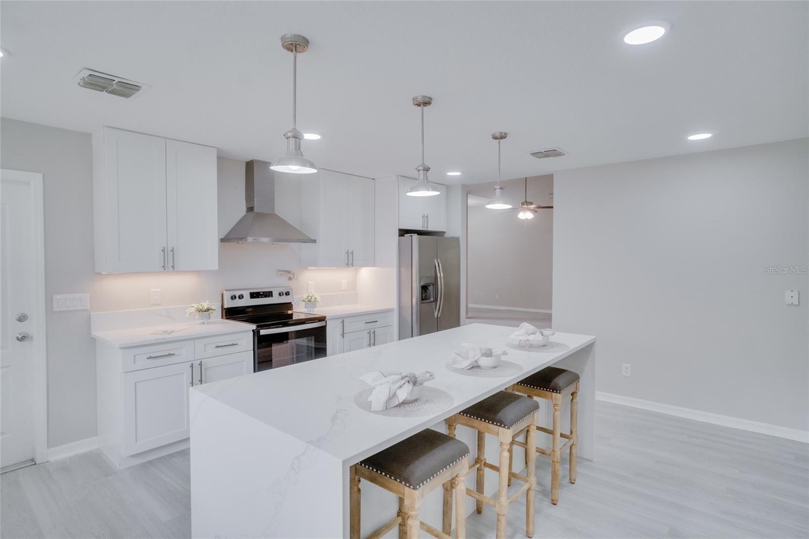 1042 TWISTED BRANCH LN, ST CLOUD, FL, 34771