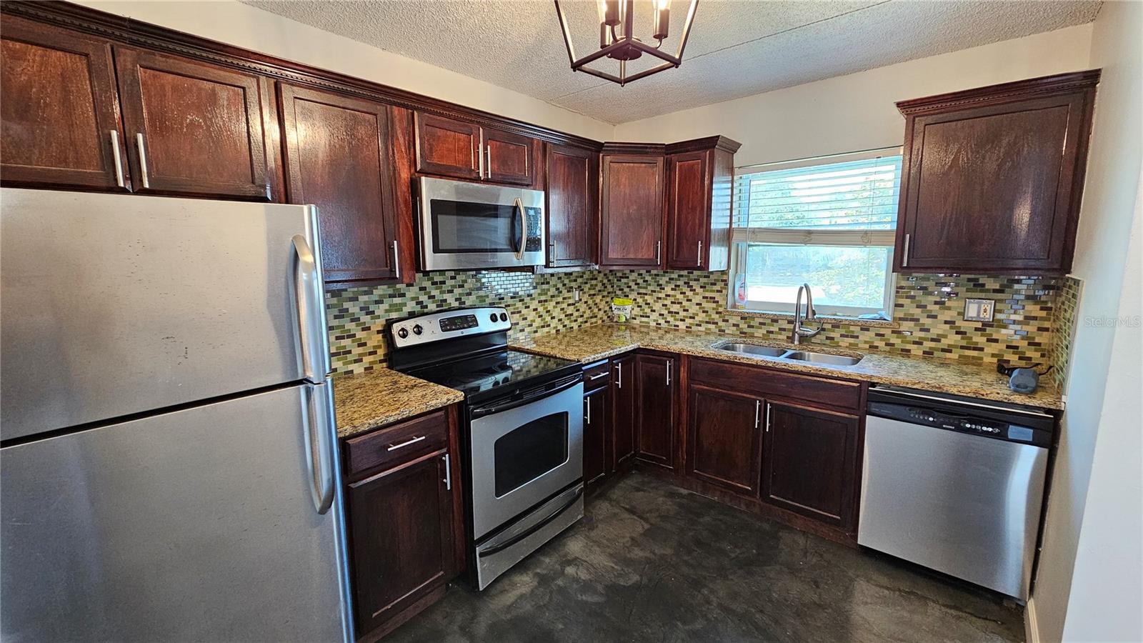 2836 SOMERSET PARK DR #201, TAMPA, FL, 33613