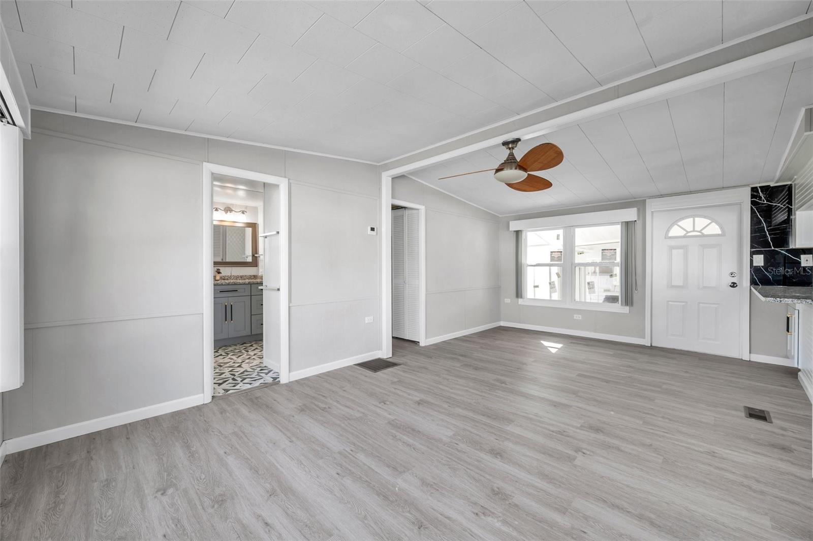 4851 W GANDY BLVD #B6-L27, TAMPA, FL, 33611