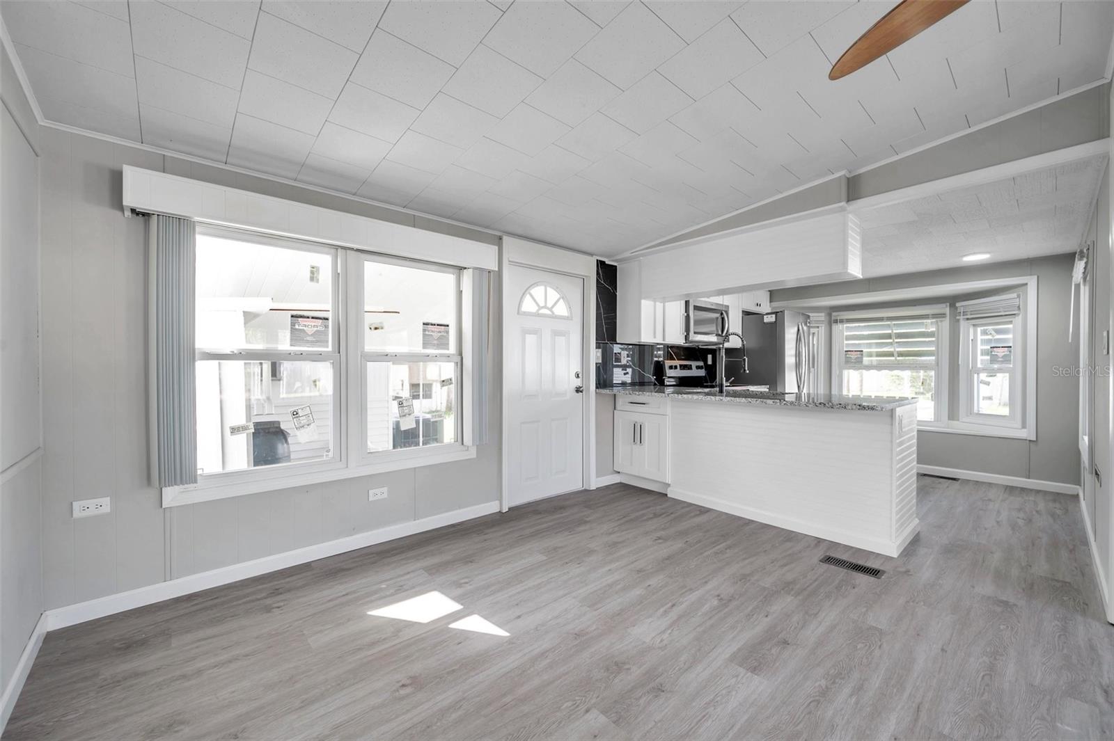 4851 W GANDY BLVD #B6-L27, TAMPA, FL, 33611