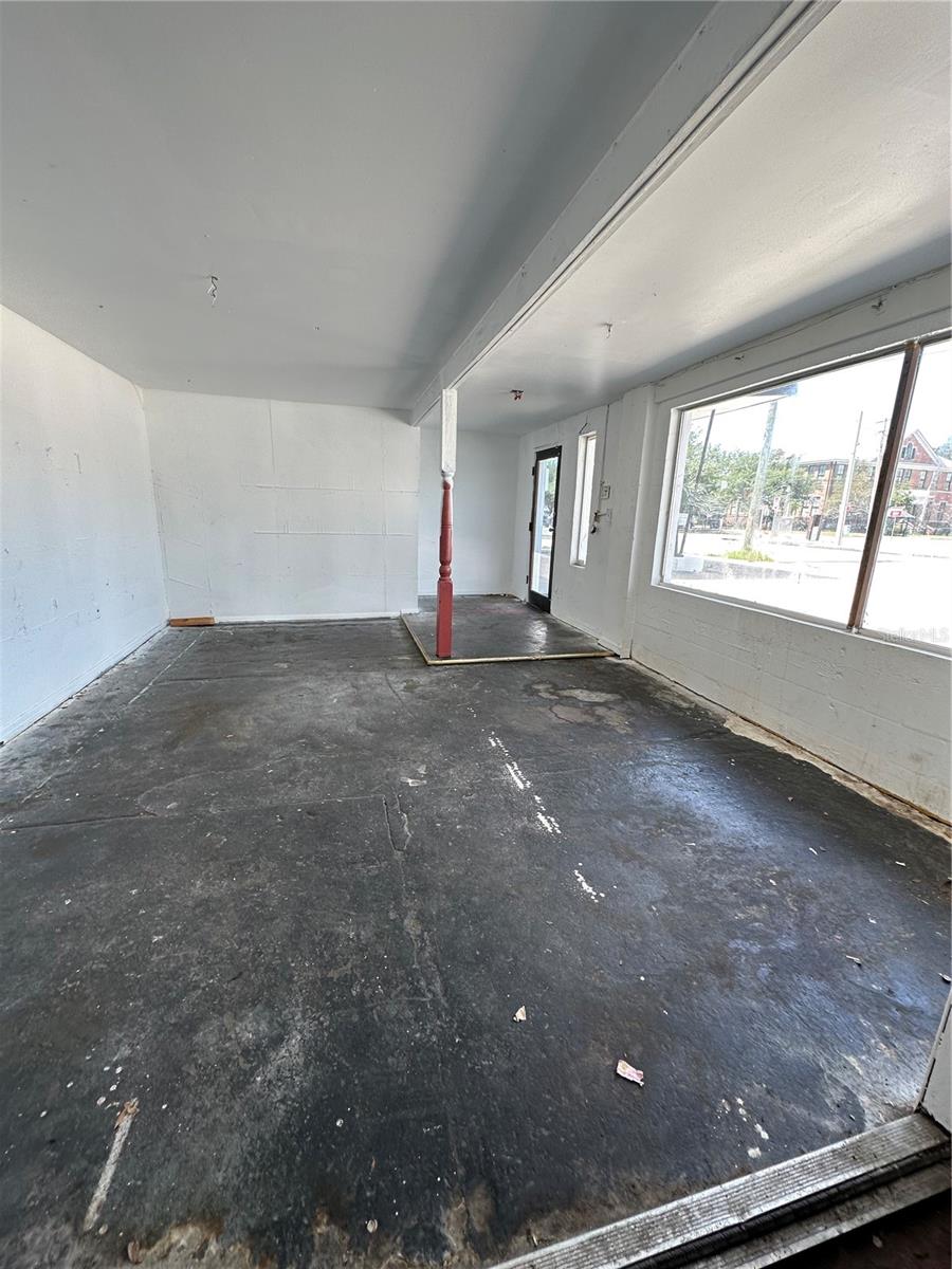 1502 E COLUMBUS DR, TAMPA, FL, 33605