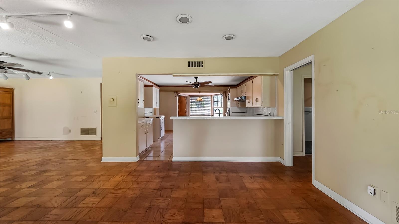 10611 JIM EDWARDS RD, HAINES CITY, FL, 33844