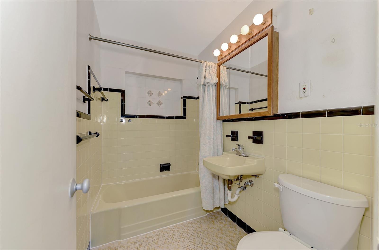 544 LINDLEY TER, PORT CHARLOTTE, FL, 33952