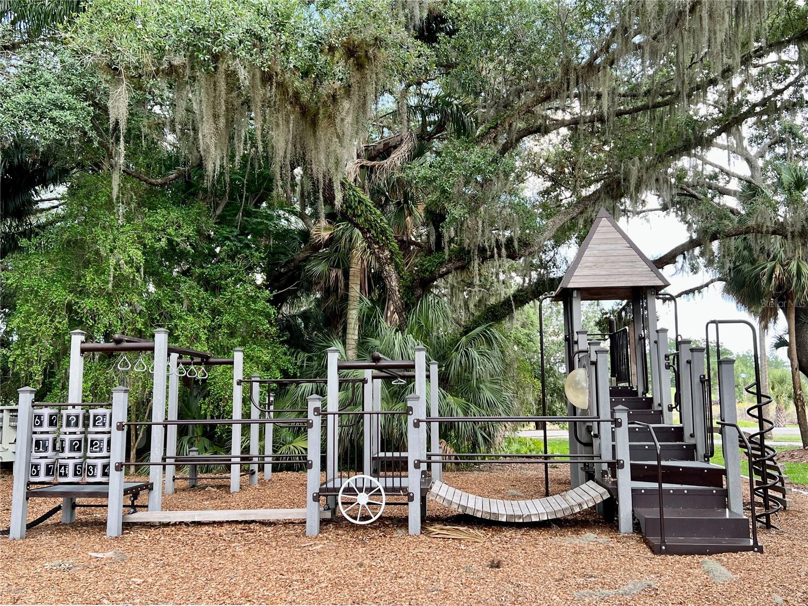 3020 MEANDERING WAY #201, FORT MYERS, FL, 33905