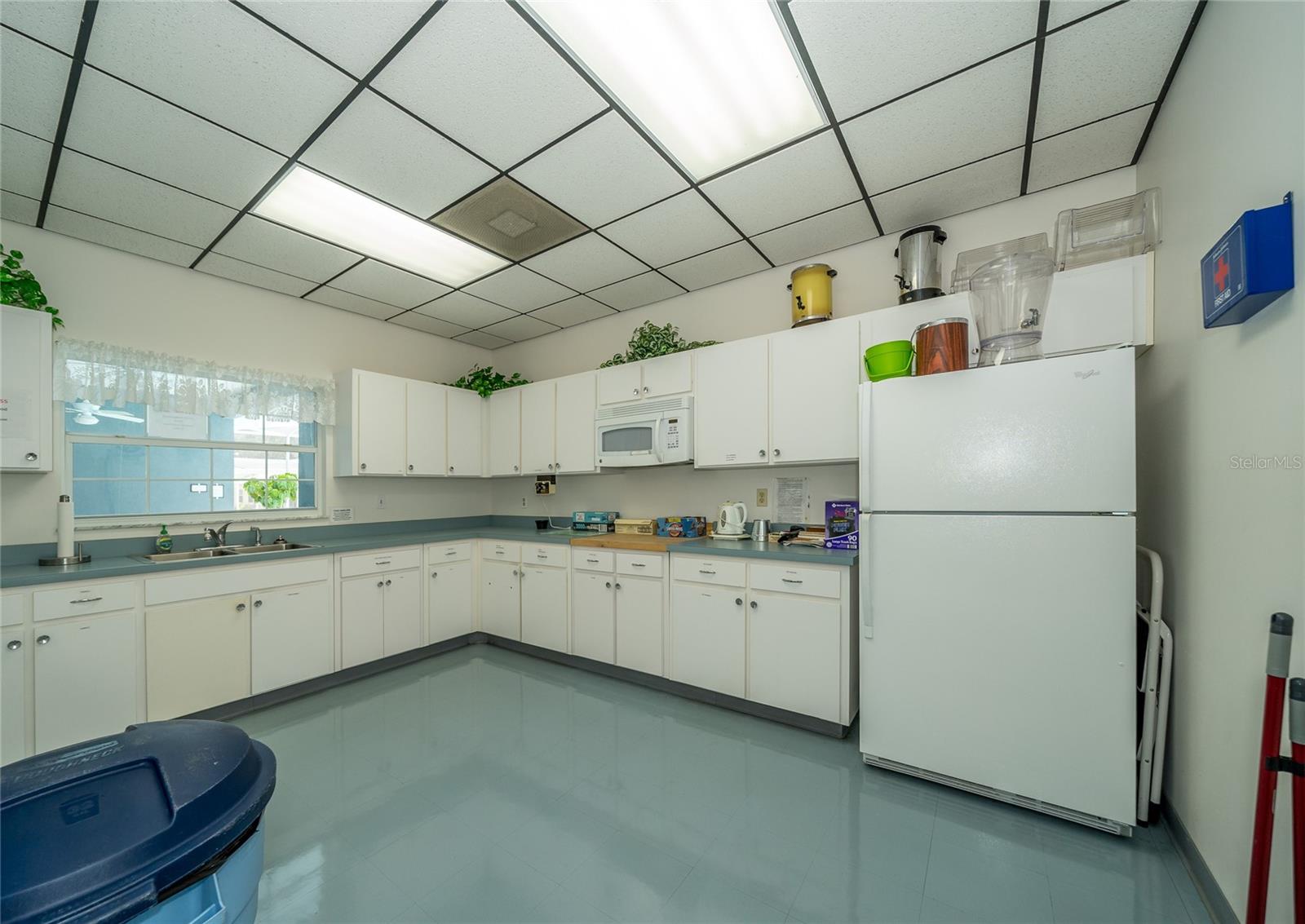 37355 DERBYSHIRE DR, ZEPHYRHILLS, FL, 33542