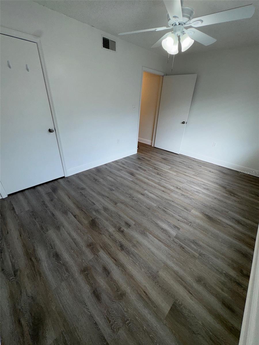 1193 BENTLEY RD #4, LEESBURG, FL, 34748