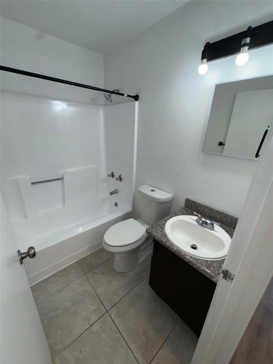1193 BENTLEY RD #4, LEESBURG, FL, 34748