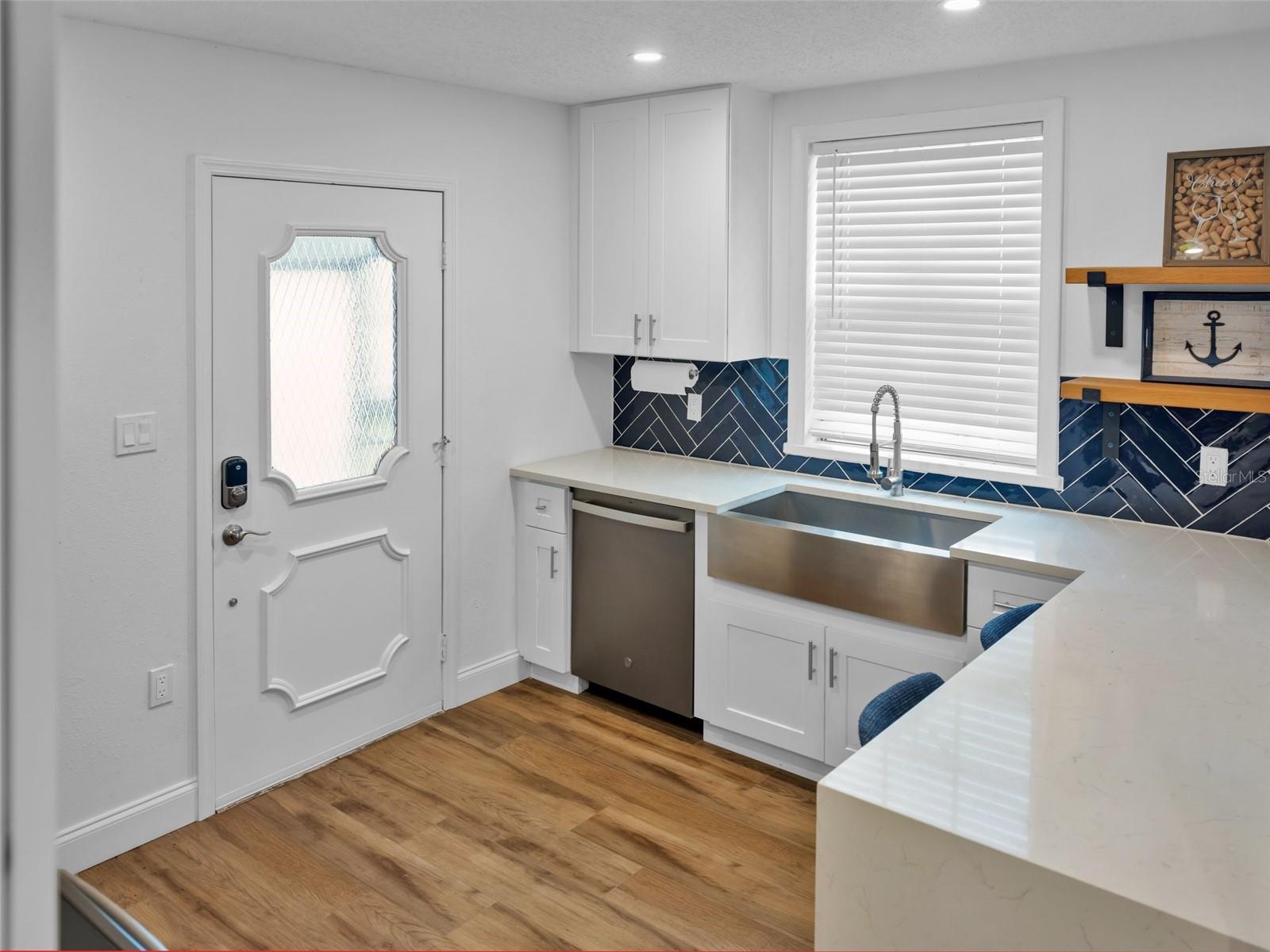 705 S LOCKWOOD RIDGE RD, SARASOTA, FL, 34237