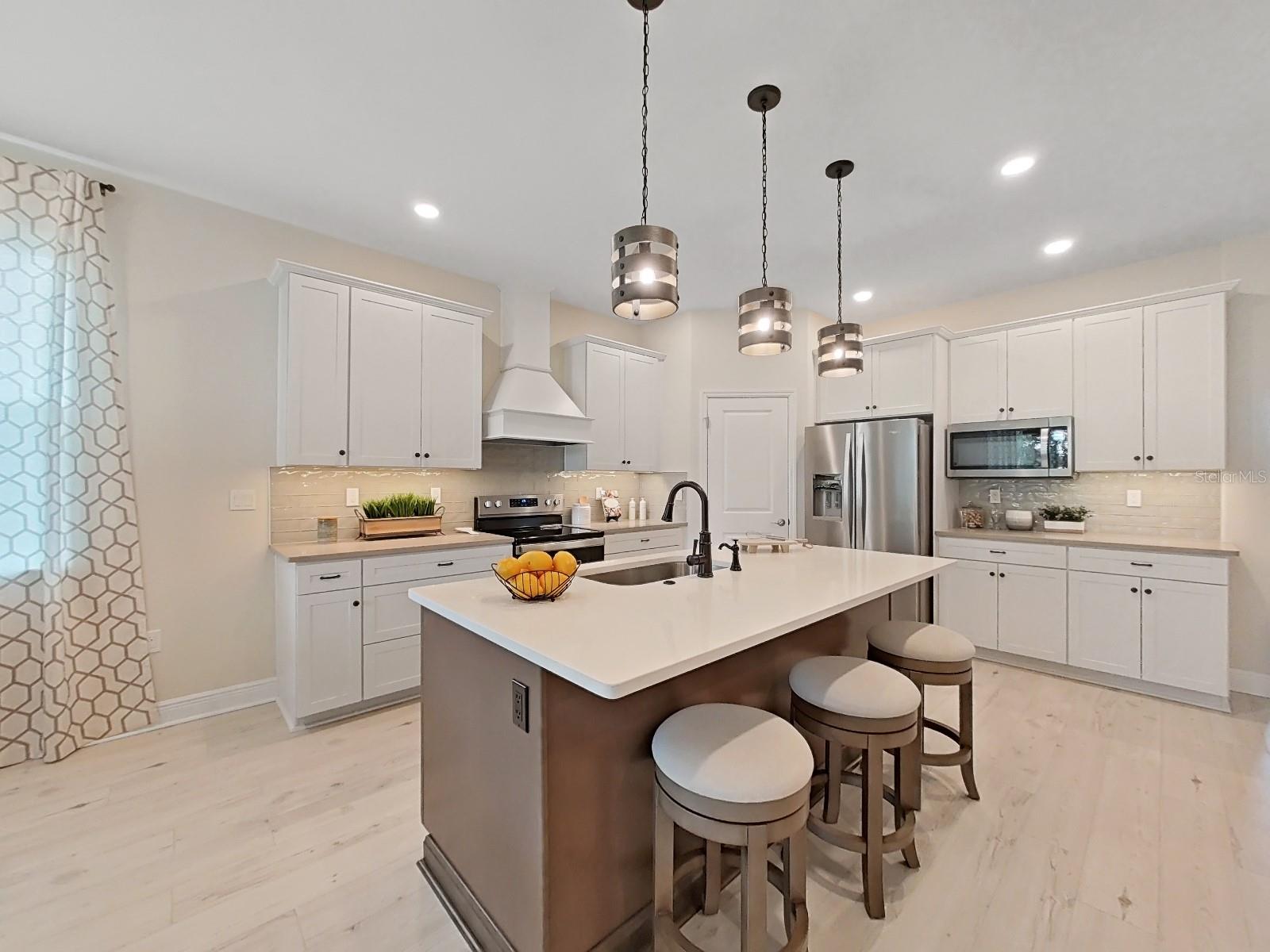 9261 HIGHLAND HILLS DR, HUDSON, FL, 34667