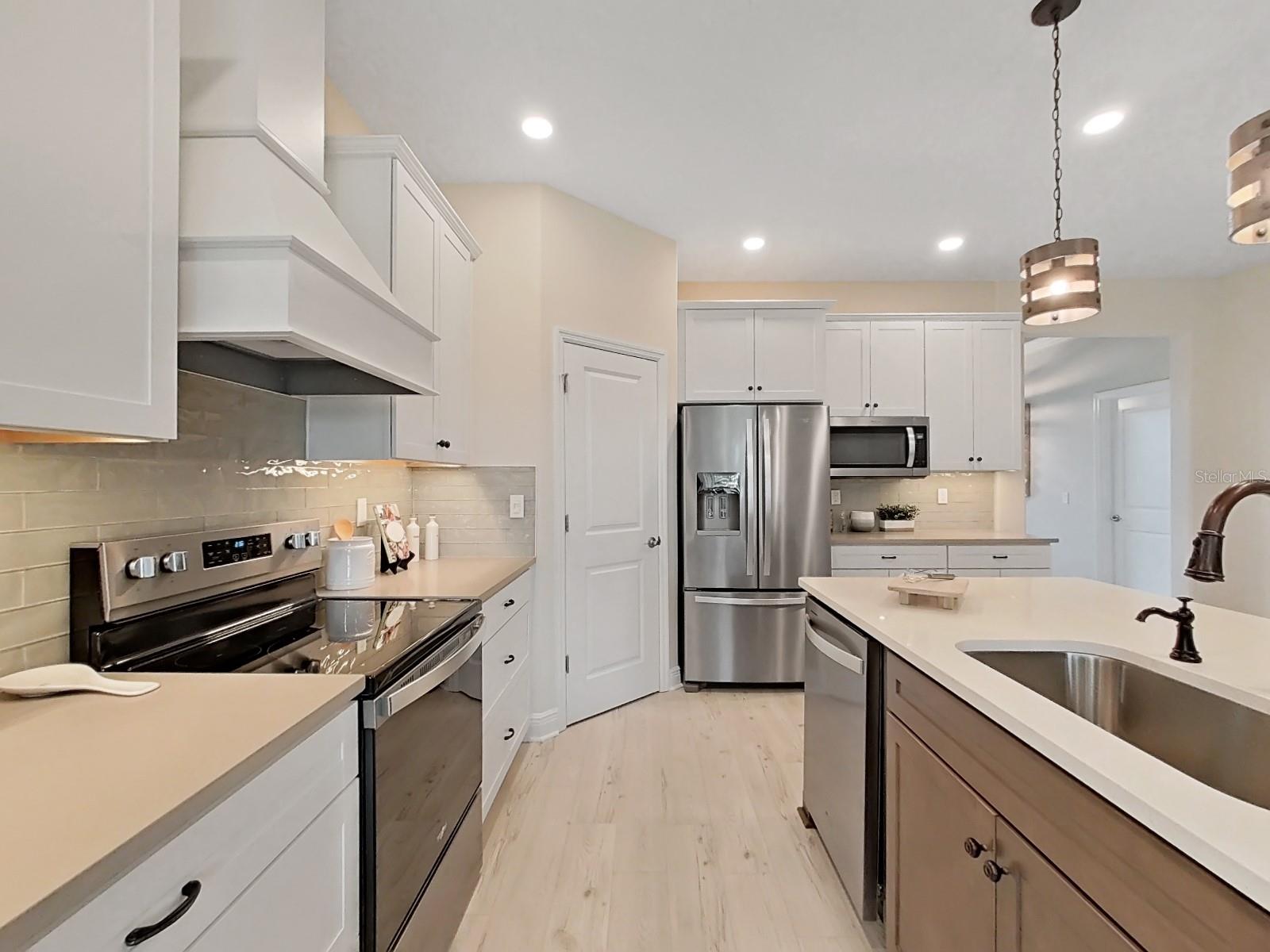 9261 HIGHLAND HILLS DR, HUDSON, FL, 34667