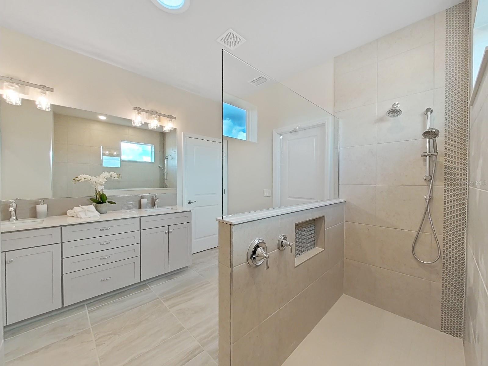 9261 HIGHLAND HILLS DR, HUDSON, FL, 34667