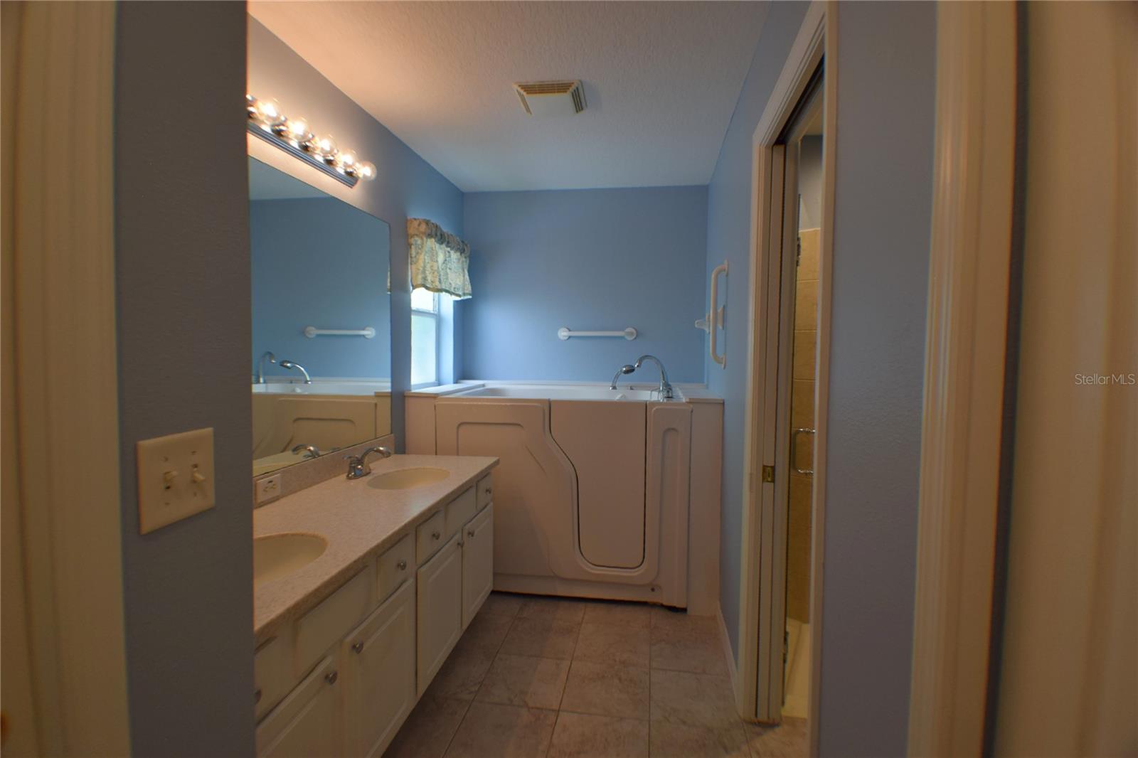 10237 COLLAR DR, SAN ANTONIO, FL, 33576