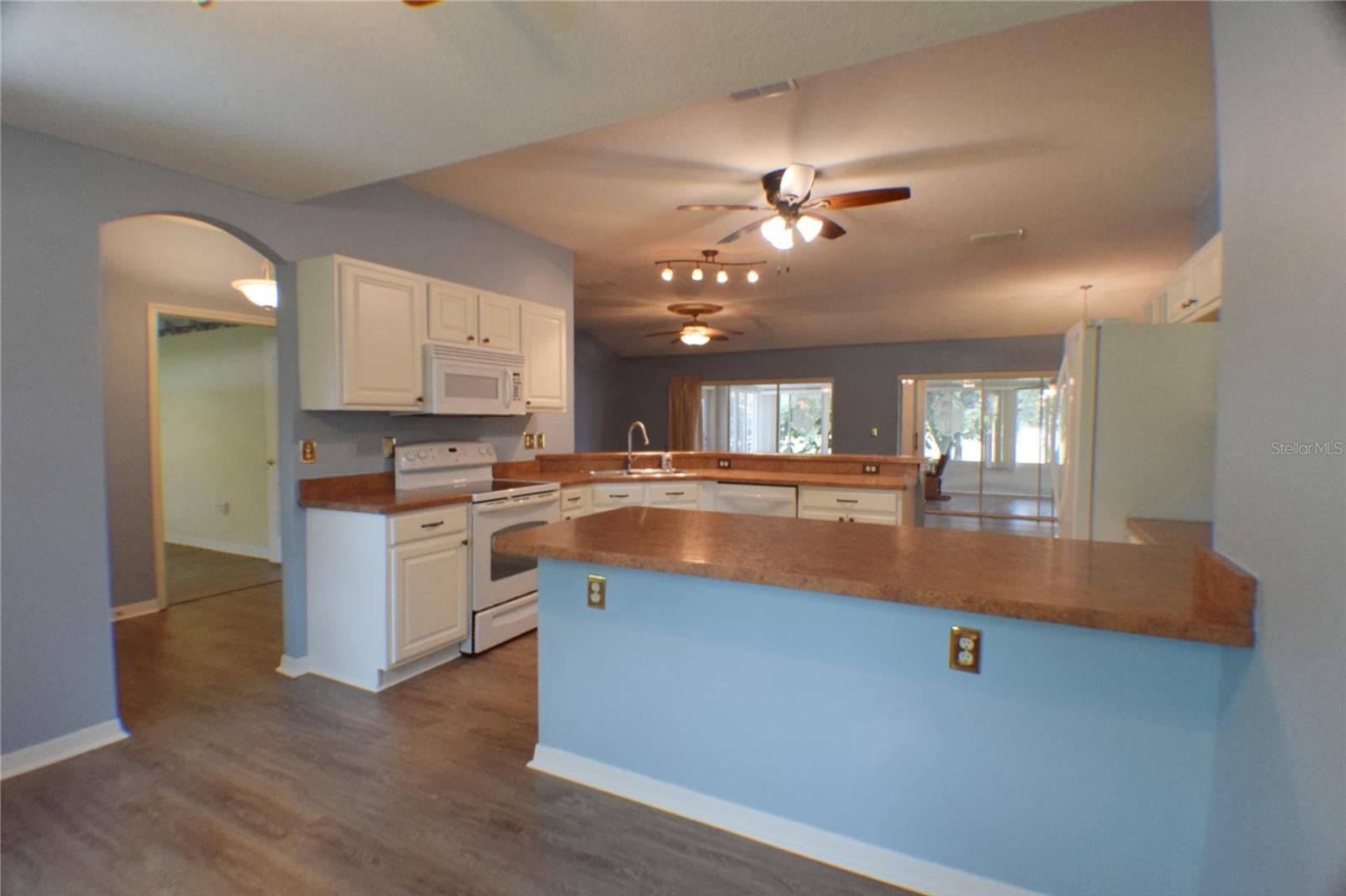 10237 COLLAR DR, SAN ANTONIO, FL, 33576