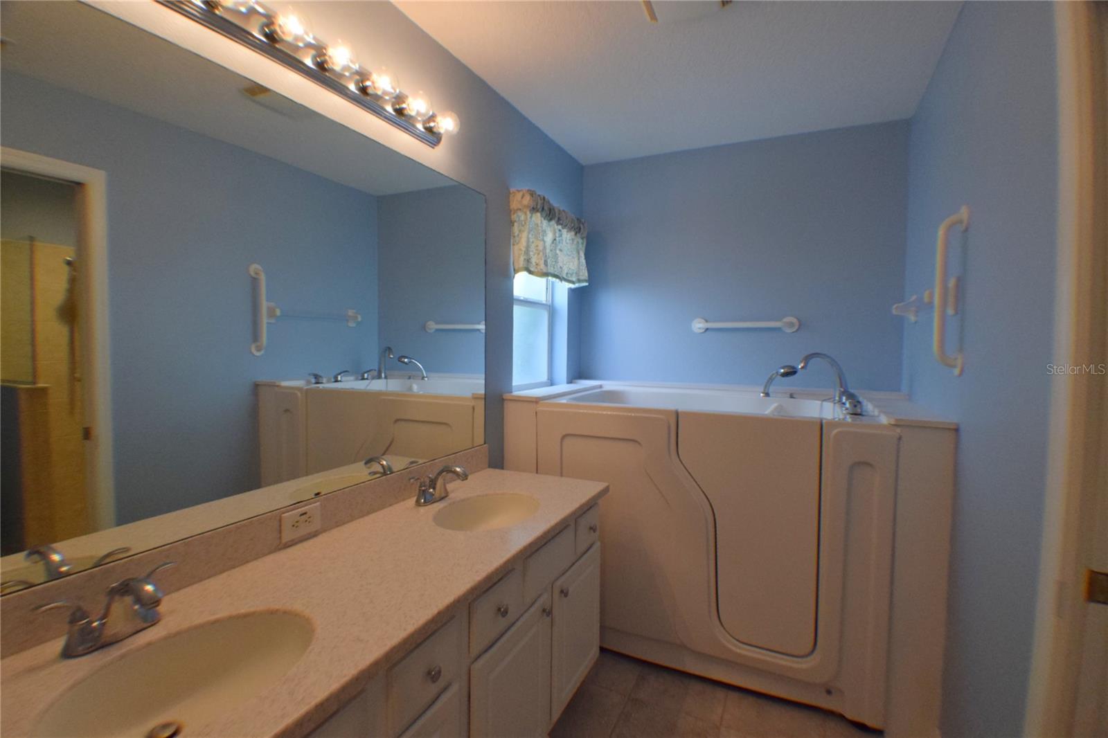 10237 COLLAR DR, SAN ANTONIO, FL, 33576