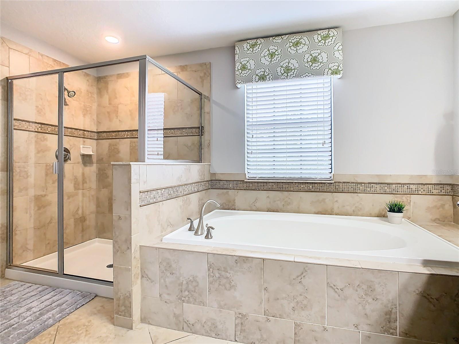 1458 ROLLING FAIRWAY DR, DAVENPORT, FL, 33896
