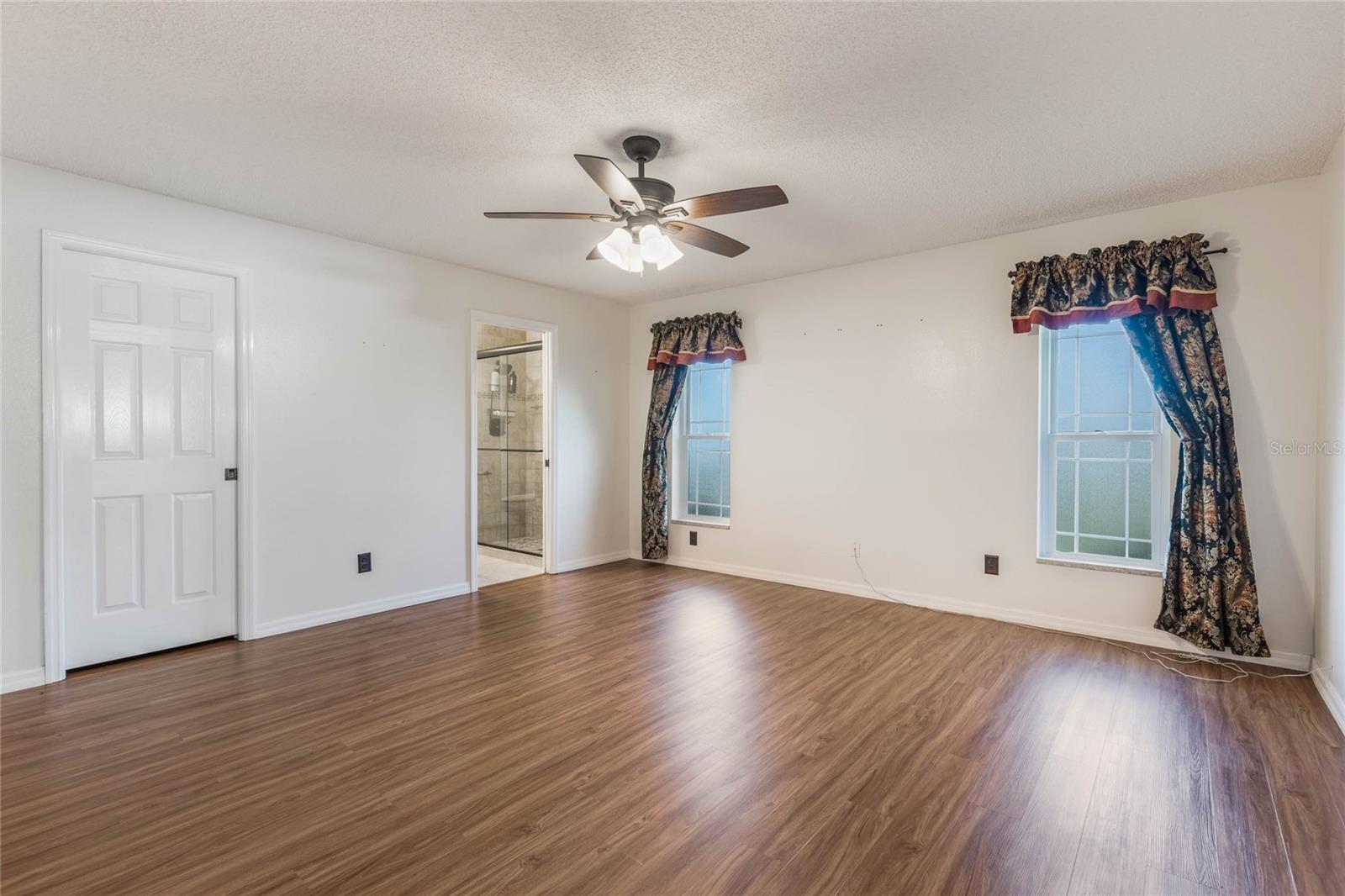 21529 PRINCE ALBERT CT, LEESBURG, FL, 34748