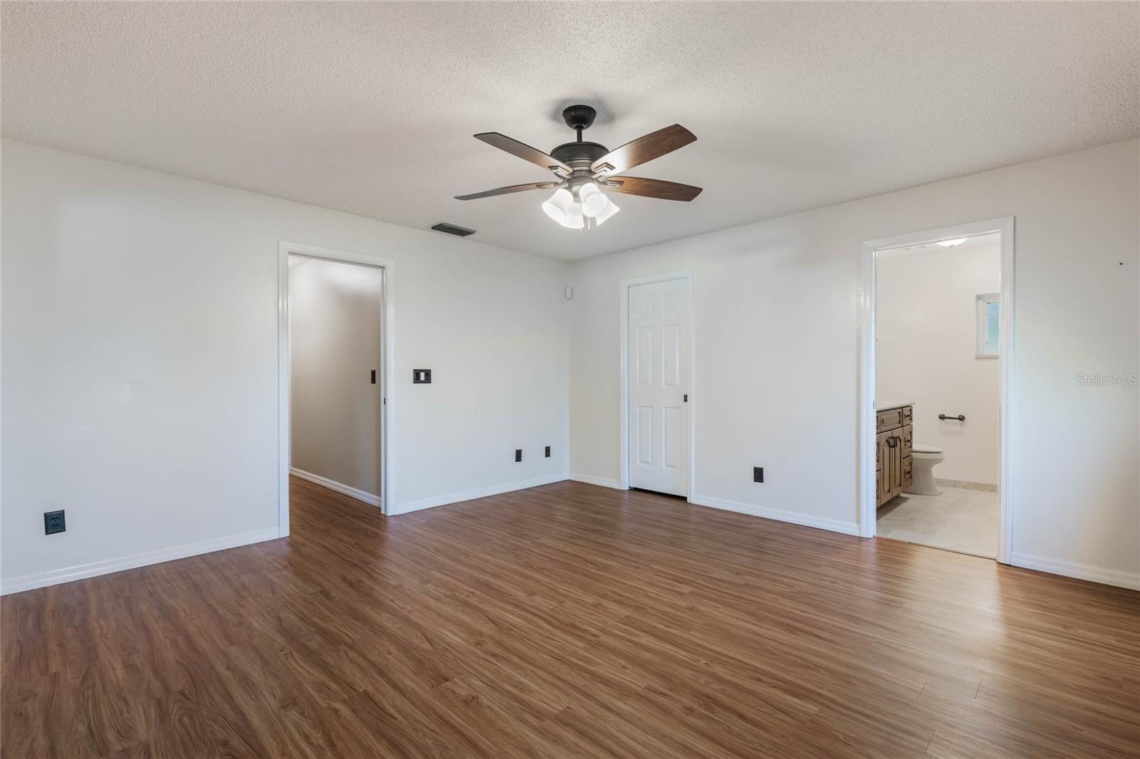 21529 PRINCE ALBERT CT, LEESBURG, FL, 34748