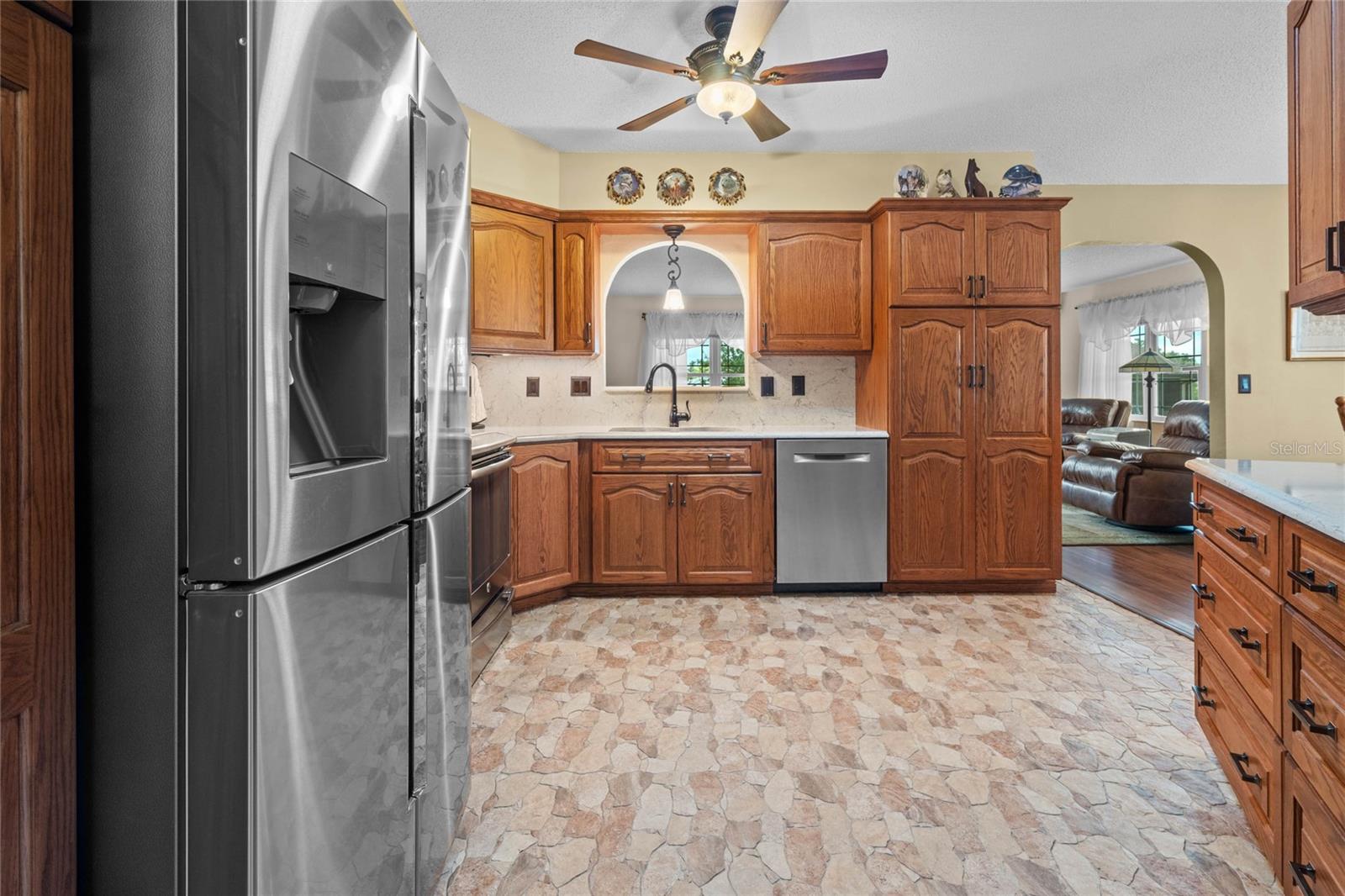 21529 PRINCE ALBERT CT, LEESBURG, FL, 34748