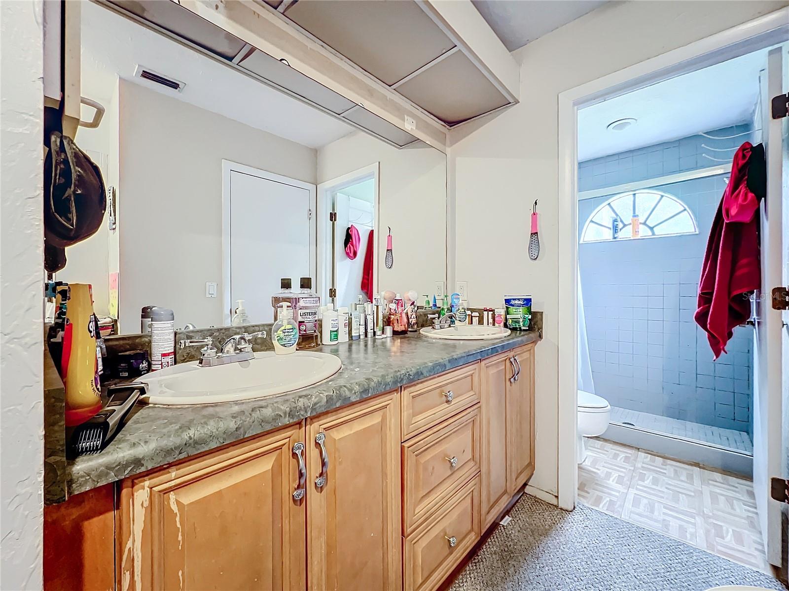 5001 80TH AVENUE CIR E, SARASOTA, FL, 34243