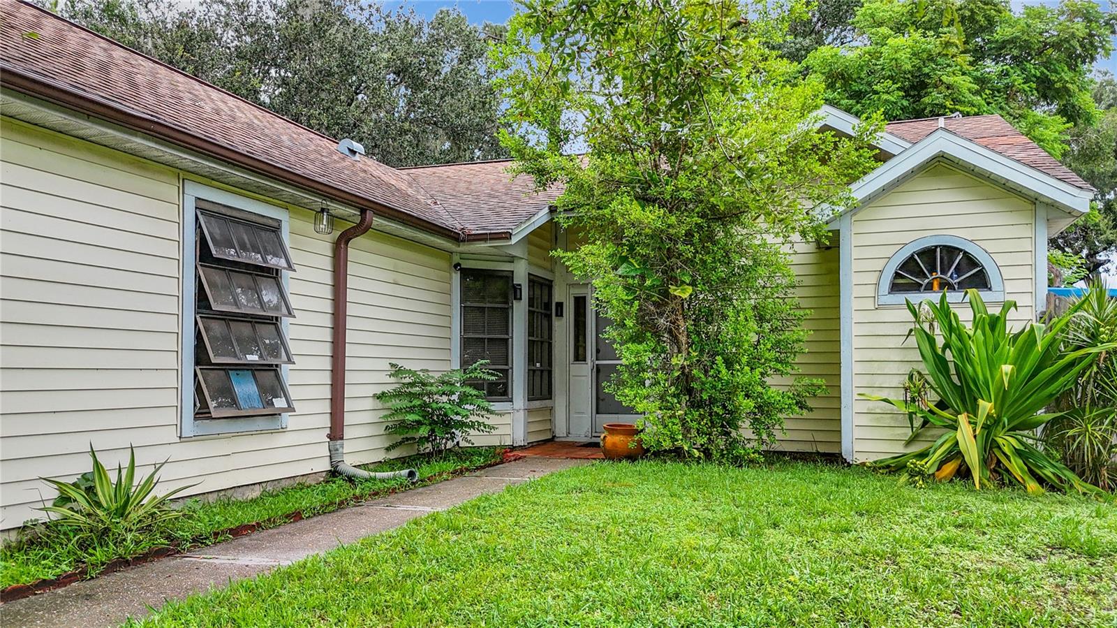 5001 80TH AVENUE CIR E, SARASOTA, FL, 34243