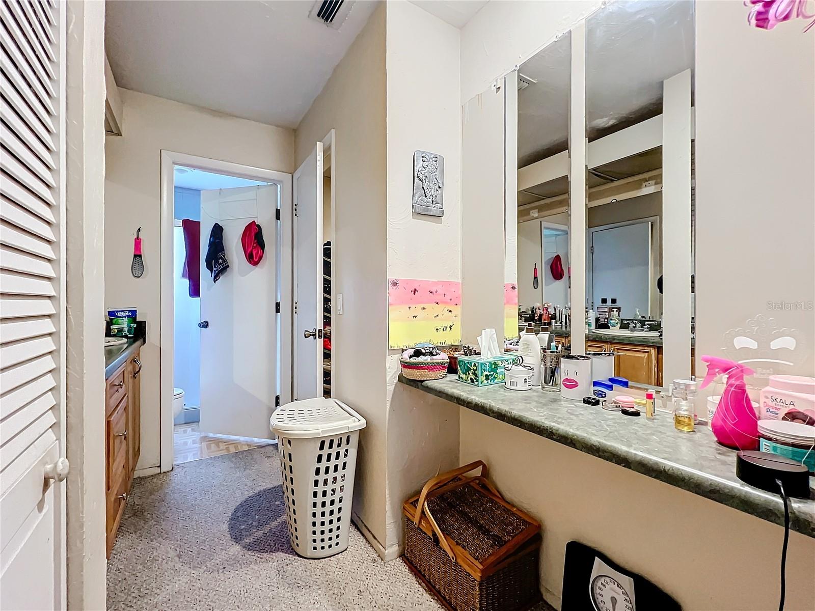 5001 80TH AVENUE CIR E, SARASOTA, FL, 34243