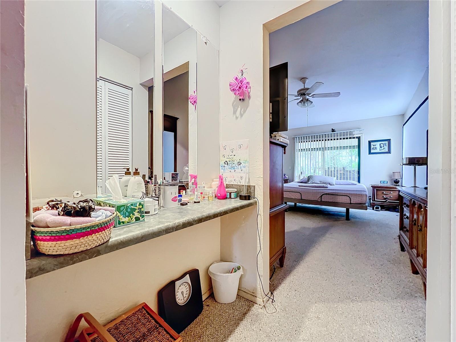 5001 80TH AVENUE CIR E, SARASOTA, FL, 34243