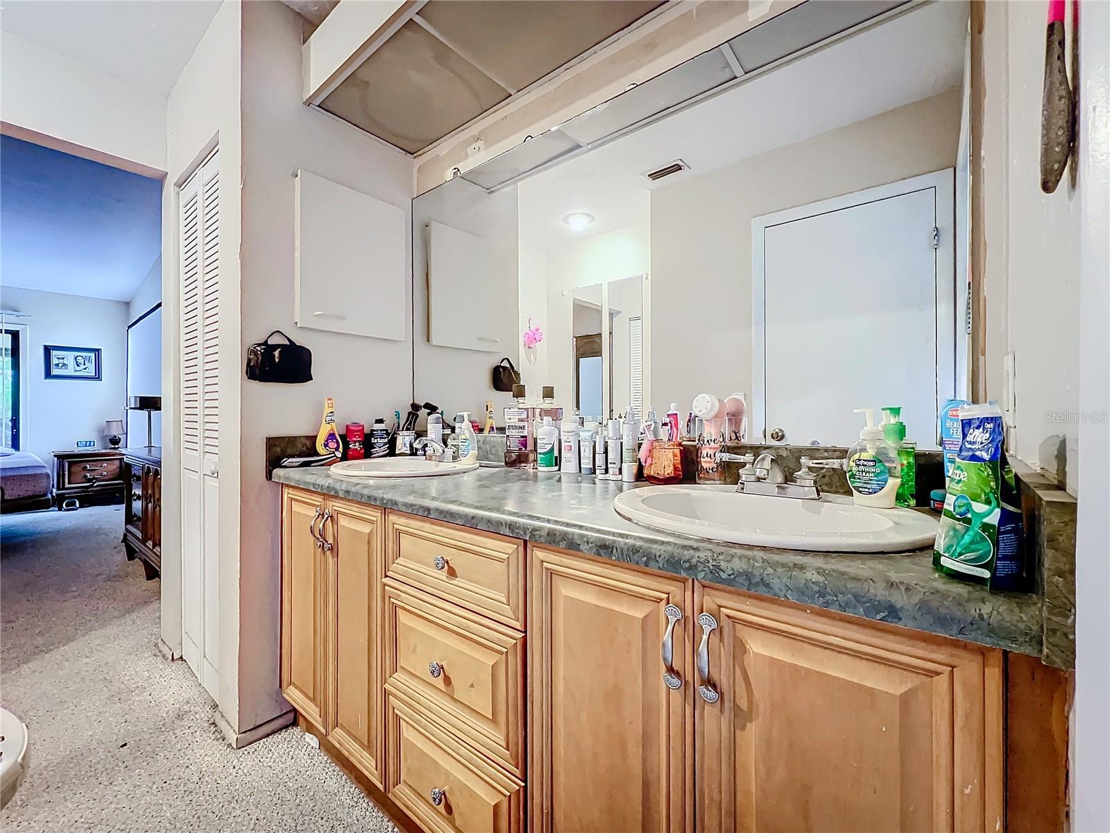 5001 80TH AVENUE CIR E, SARASOTA, FL, 34243