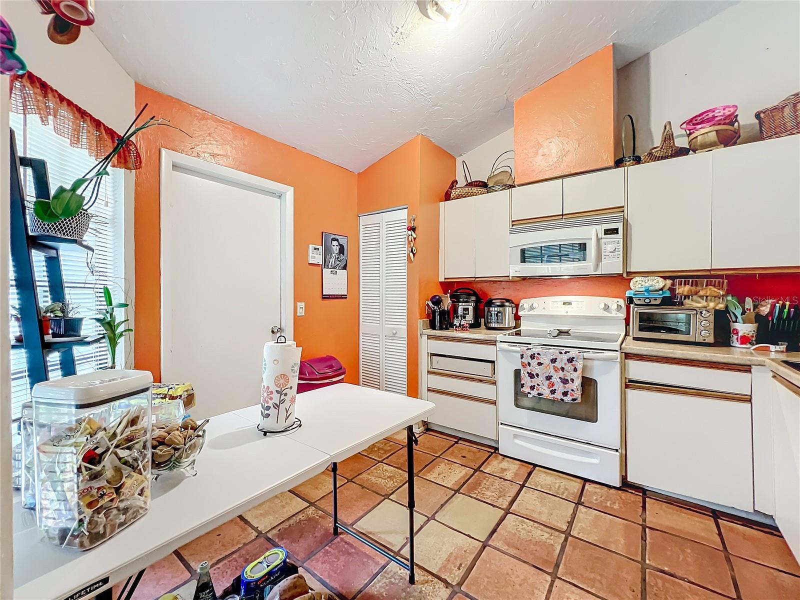 5001 80TH AVENUE CIR E, SARASOTA, FL, 34243