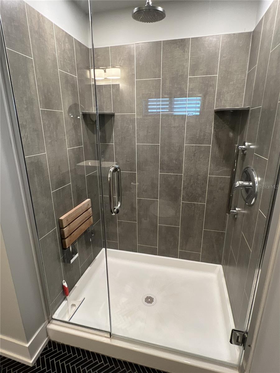 111 MOUNT ISLE AVE NE #187, ST PETERSBURG, FL, 33702