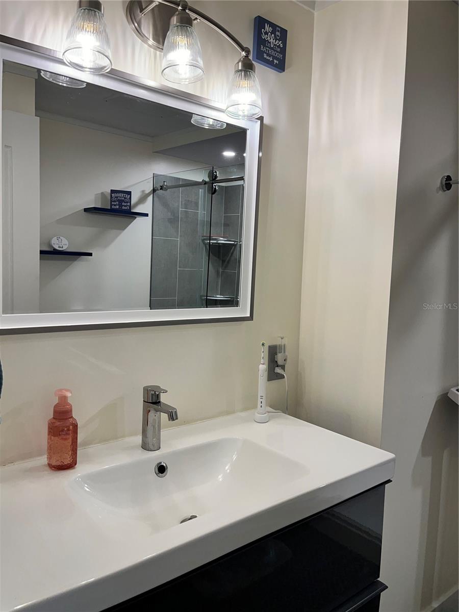 111 MOUNT ISLE AVE NE #187, ST PETERSBURG, FL, 33702