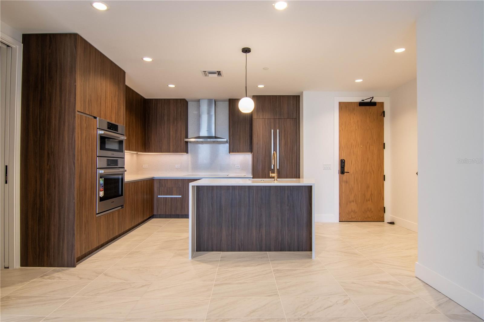 777 3RD AVE N #1401, ST PETERSBURG, FL, 33701