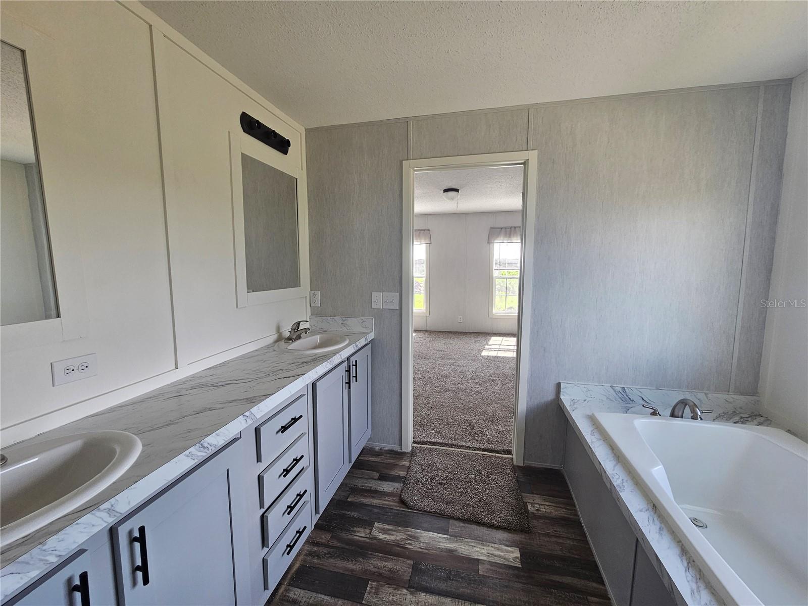 1070 CABBAGE LN, OKEECHOBEE, FL, 34974